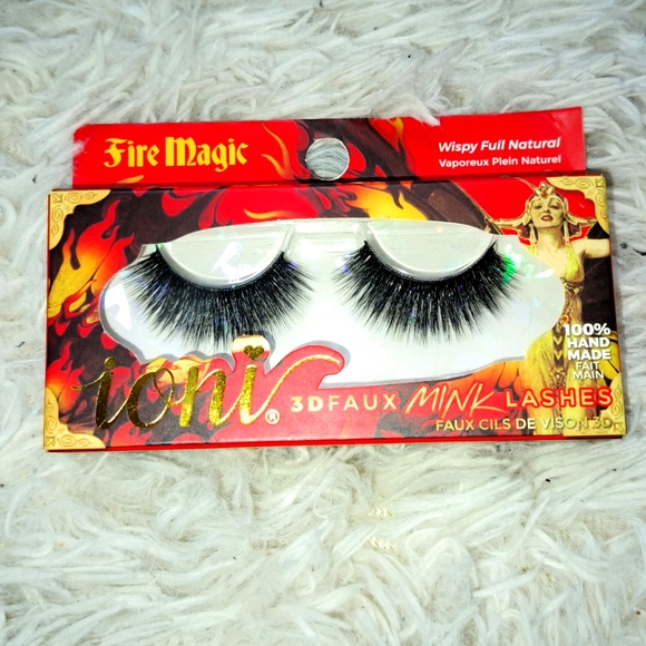 Mink Lashes - Picture 1 of 3